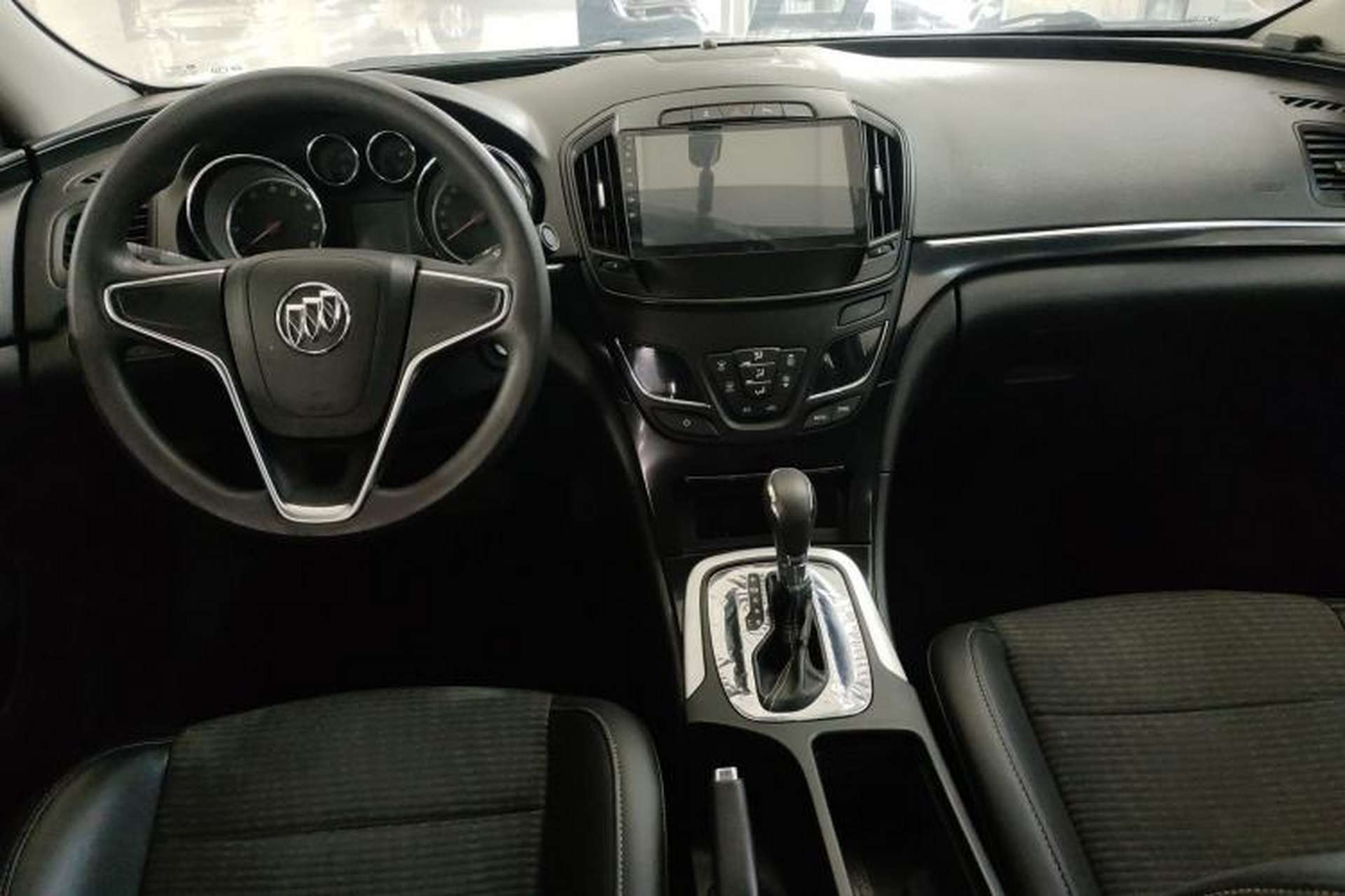 Used Buick Regal 2015 1.6T Leading Technology Model Center Console