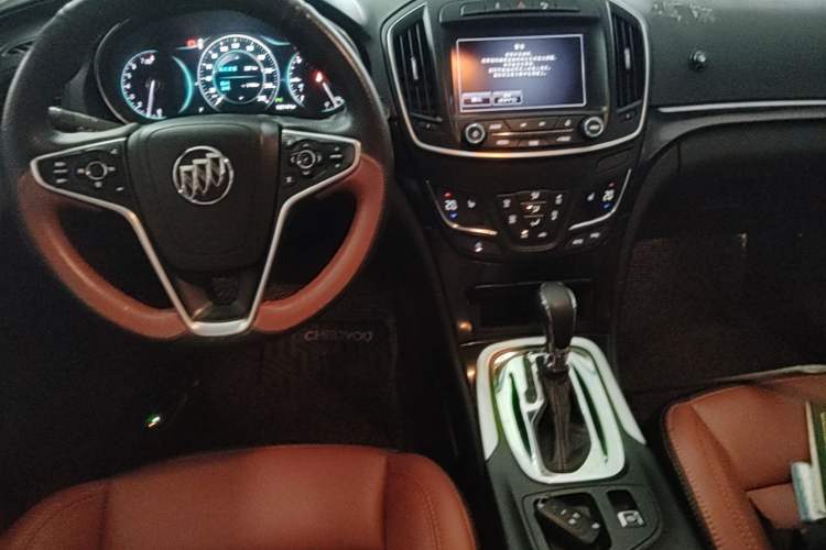 Used Buick Regal 2015 1.6T Elite Tech Model Center Console