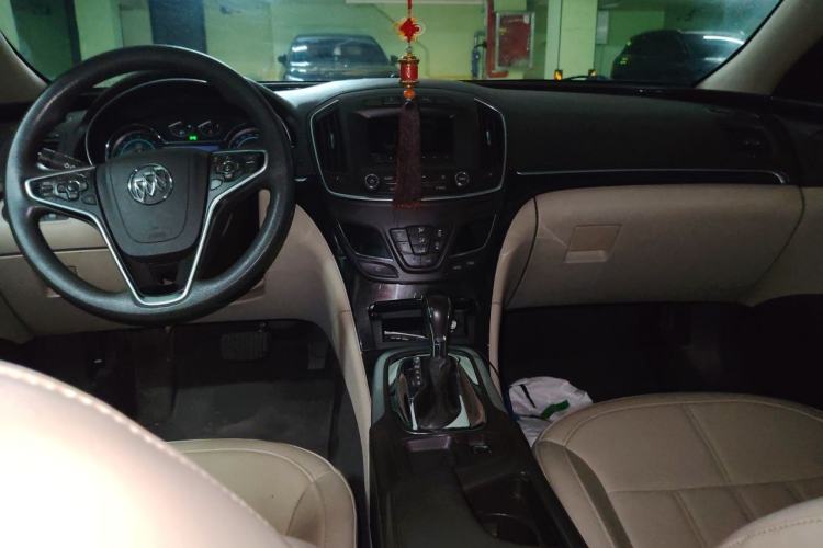 Used Buick Regal 2015 2.0L Elite Fashion Edition Center Console