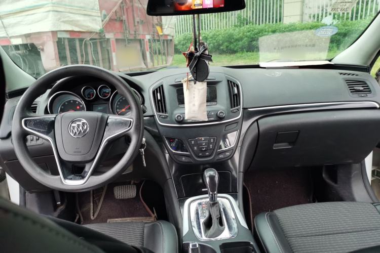 Used Buick Regal 2015 1.6T Leading Technology Model Center Console