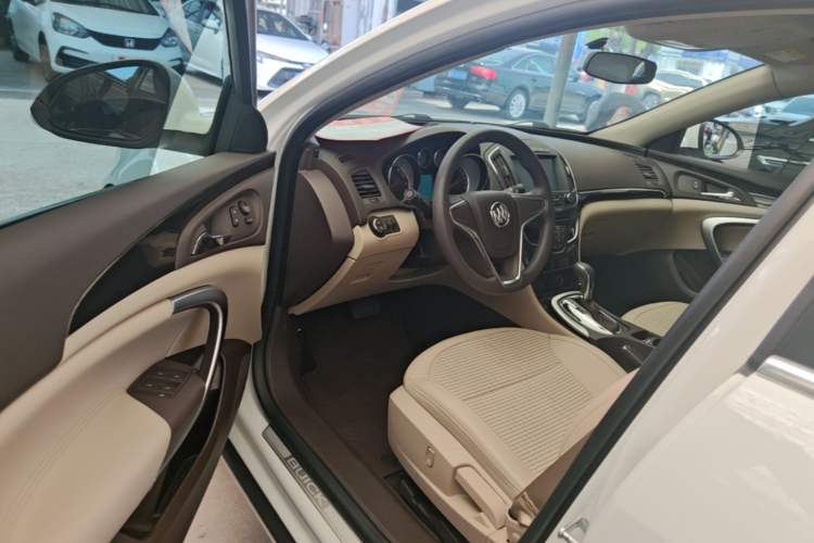 Used Buick Regal 2015 2.0L Leading Fashion Edition Driver Seat
