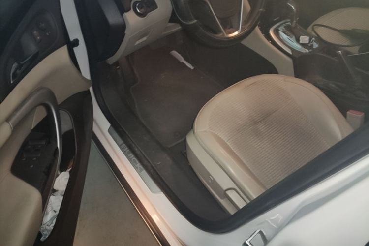 Used Buick Regal 2015 2.0L Leading Fashion Edition Driver Seat