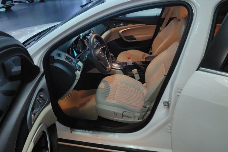 Used Buick Regal 2015 2.0L Leading Fashion Edition Driver Seat