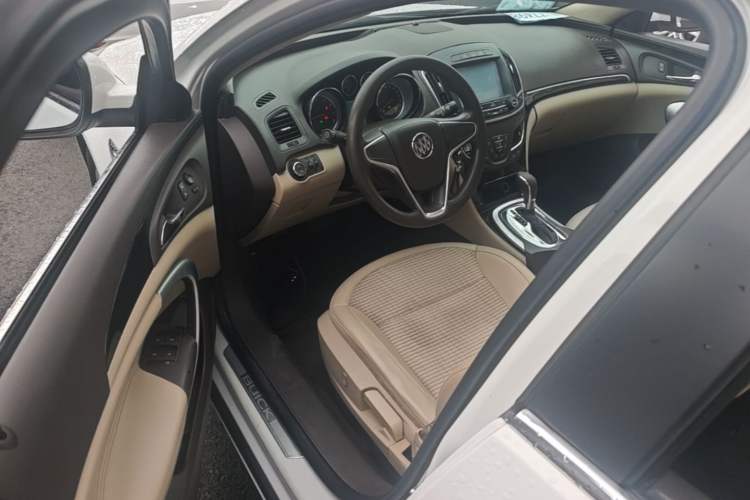 Used Buick Regal 2015 2.0L Leading Fashion Edition Driver Seat