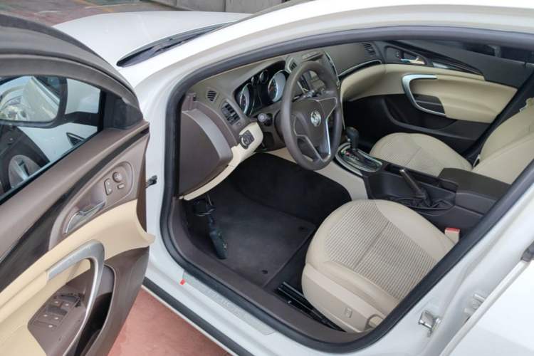 Used Buick Regal 2015 2.0L Leading Fashion Edition Driver Seat