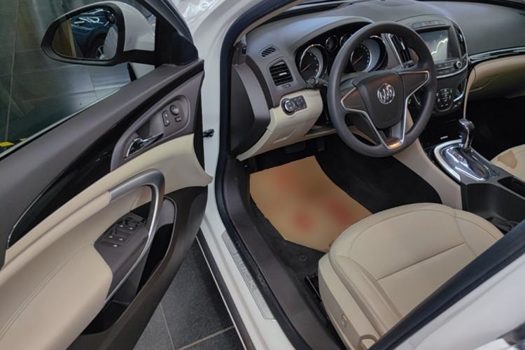 Used Buick Regal 2015 2.0L Leading Fashion Edition Driver Seat