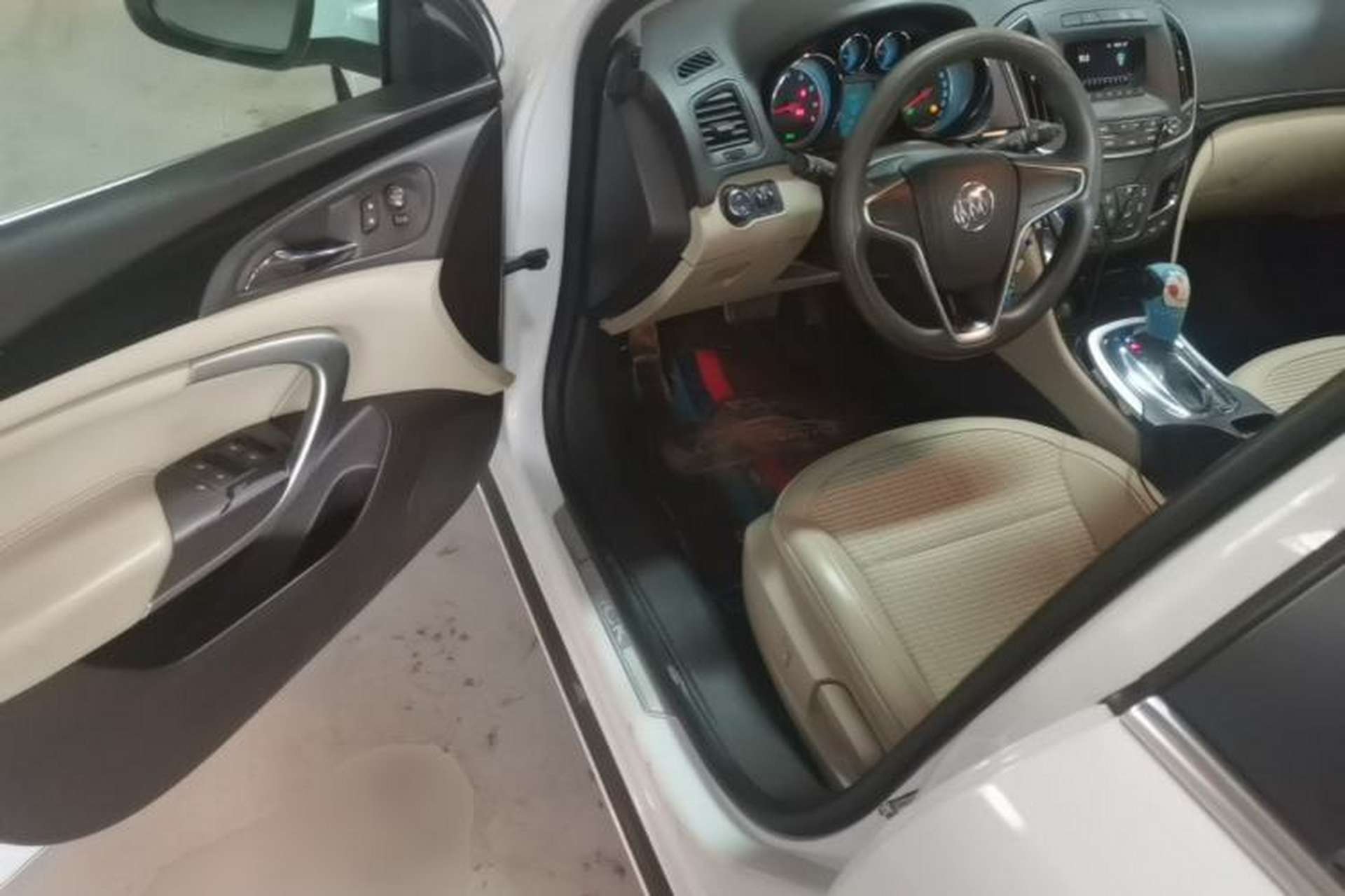 Used Buick Regal 2015 2.0L Leading Fashion Edition Driver Seat