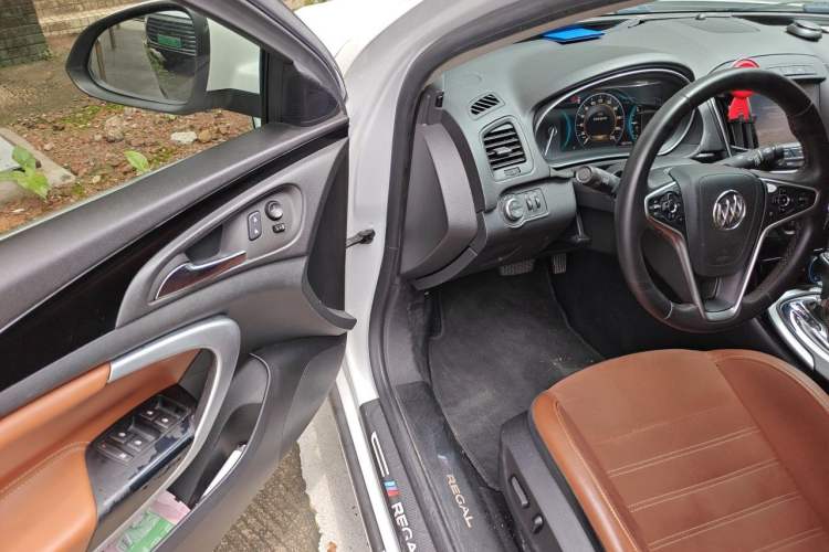 Used Buick Regal 2015 1.6T Elite Tech Model Driver Seat
