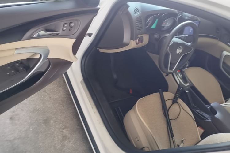 Used Buick Regal 2015 2.0L Leading Fashion Edition Driver Seat