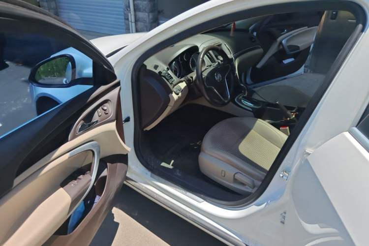 Used Buick Regal 2015 2.0L Leading Fashion Edition Driver Seat
