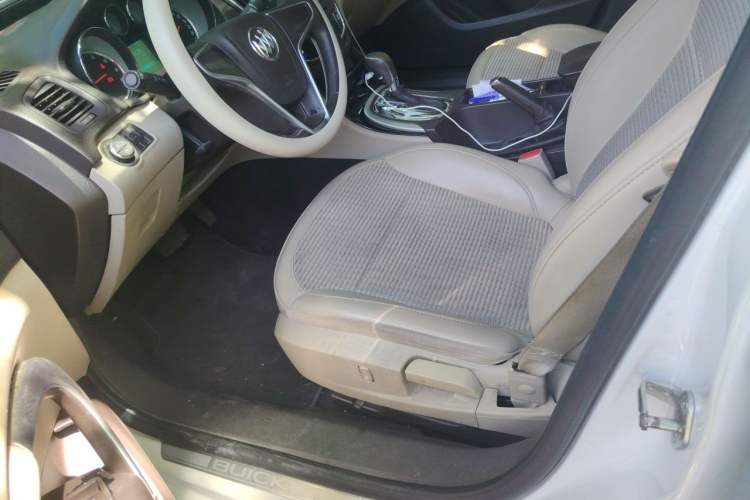 Used Buick Regal 2015 2.0L Leading Fashion Edition Driver Seat
