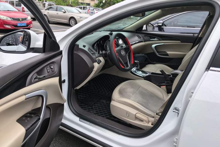 Used Buick Regal 2015 2.0L Leading Fashion Edition Driver Seat