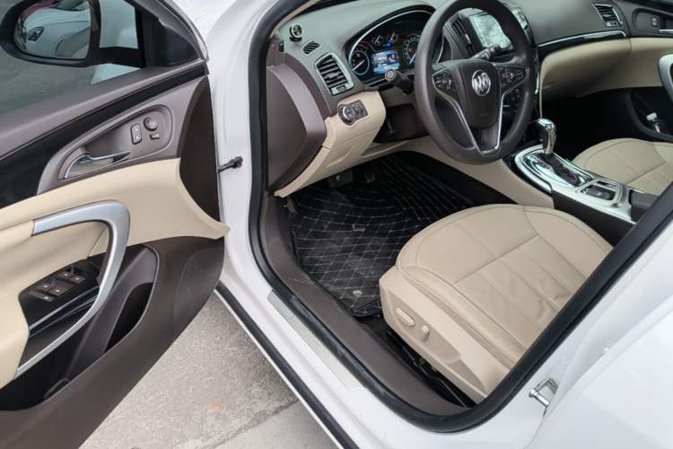 Used Buick Regal 2015 2.0L Elite Fashion Edition Driver Seat