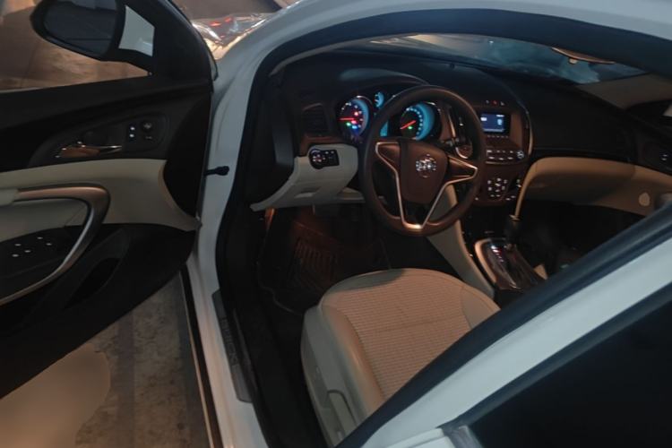 Used Buick Regal 2015 2.0L Leading Fashion Edition Driver Seat