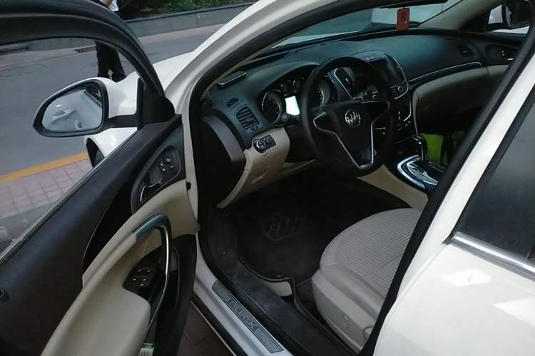 Used Buick Regal 2015 2.0L Leading Fashion Edition Driver Seat