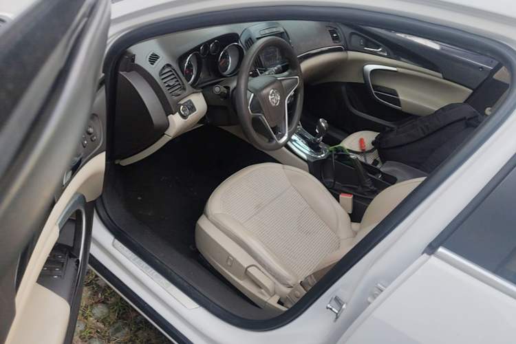 Used Buick Regal 2015 2.0L Leading Fashion Edition Driver Seat