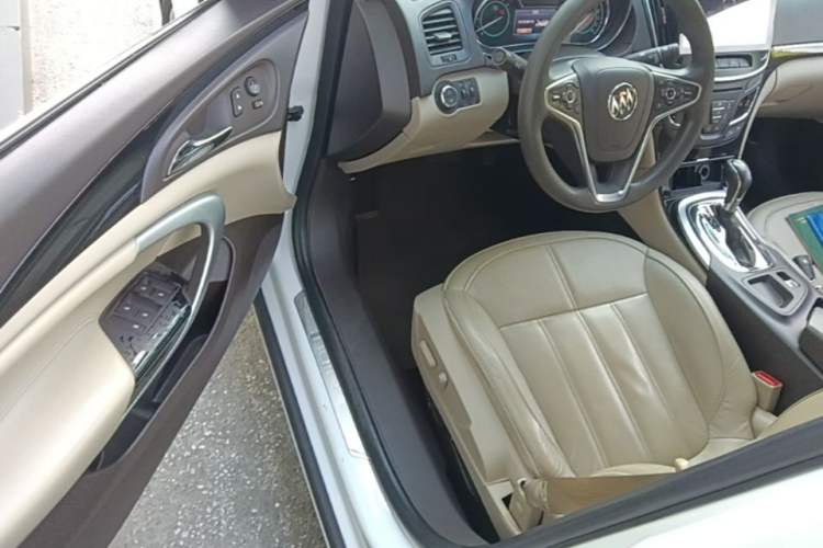 Used Buick Regal 2015 2.0L Elite Fashion Edition Driver Seat