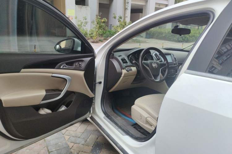 Used Buick Regal 2015 2.0L Leading Fashion Edition Driver Seat