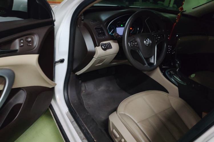 Used Buick Regal 2015 2.0L Elite Fashion Edition Driver Seat