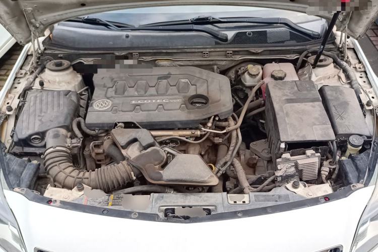 Used Buick Regal 2015 2.0L Elite Fashion Edition Engine Bay