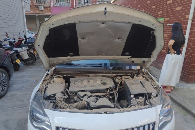 Used Buick Regal 2015 2.0L Leading Fashion Edition Engine Bay