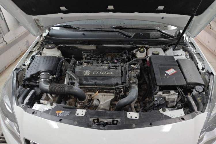 Used Buick Regal 2015 1.6T Leading Technology Model Engine Bay