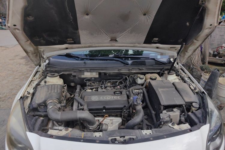 Used Buick Regal 2015 1.6T Leading Technology Model Engine Bay