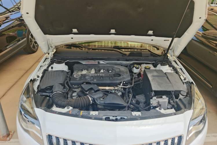 Used Buick Regal 2015 2.0L Leading Fashion Edition Engine Bay