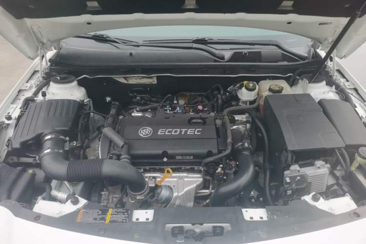Used Buick Regal 2015 1.6T Elite Tech Model Engine Bay