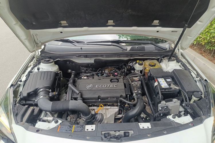 Used Buick Regal 2015 1.6T Leading Technology Model Engine Bay