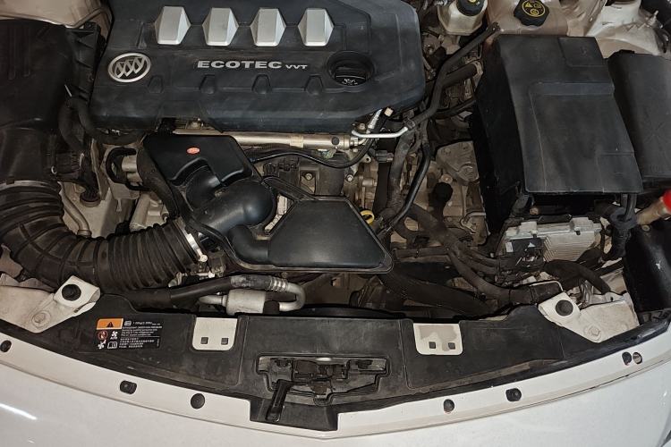 Used Buick Regal 2015 2.0L Leading Fashion Edition Engine Bay