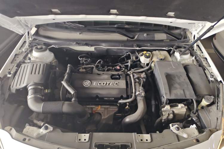 Used Buick Regal 2015 1.6T Leading Technology Model Engine Bay
