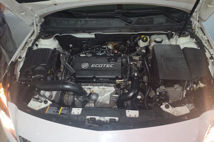 Used Buick Regal 2015 1.6T Leading Technology Model Engine Bay