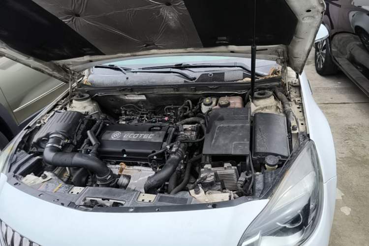 Used Buick Regal 2015 1.6T Elite Tech Model Engine Bay