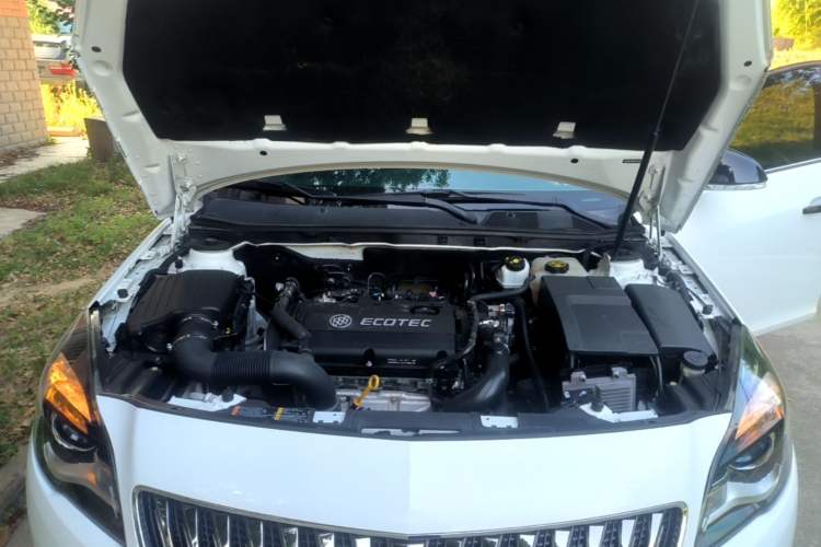 Used Buick Regal 2015 1.6T Leading Technology Model Engine Bay