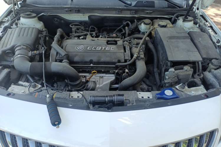 Used Buick Regal 2015 1.6T Elite Tech Model Engine Bay