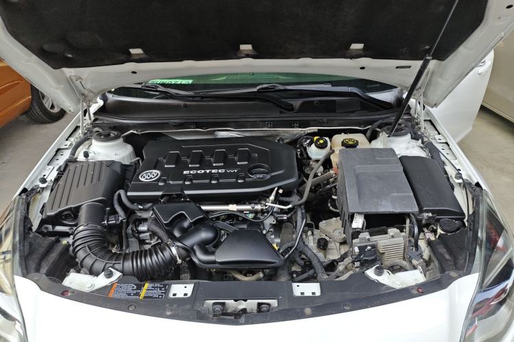 Used Buick Regal 2015 2.0L Leading Fashion Edition Engine Bay