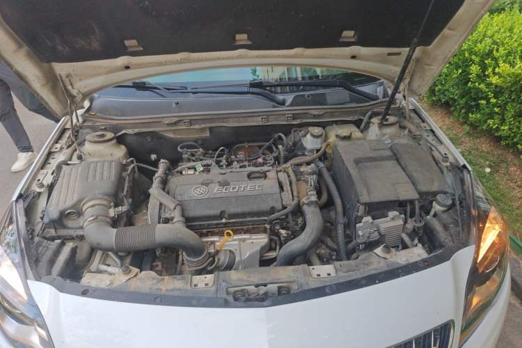 Used Buick Regal 2015 1.6T Leading Technology Model Engine Bay