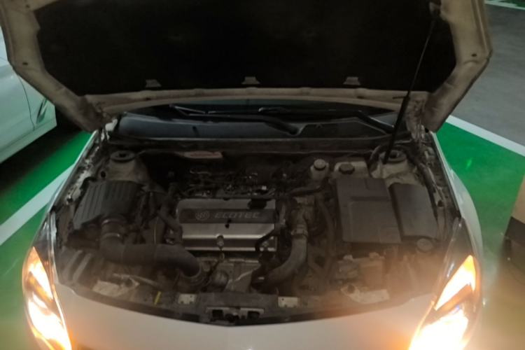 Used Buick Regal 2015 1.6T Leading Technology Model Engine Bay