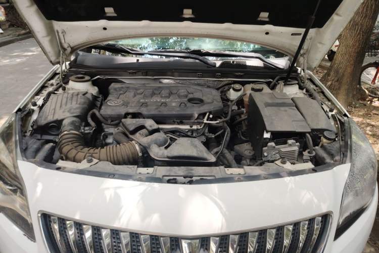 Used Buick Regal 2015 2.0L Leading Fashion Edition Engine Bay
