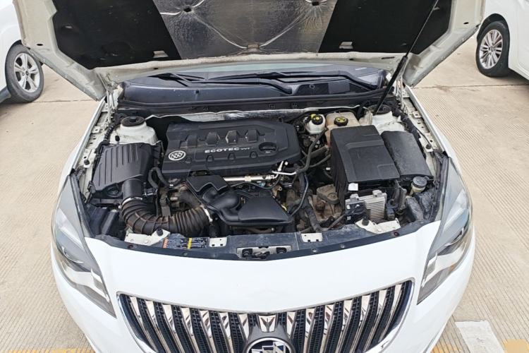 Used Buick Regal 2015 2.0L Leading Fashion Edition Engine Bay