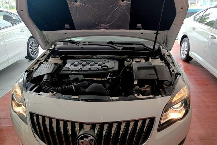 Used Buick Regal 2015 2.0L Leading Fashion Edition Engine Bay