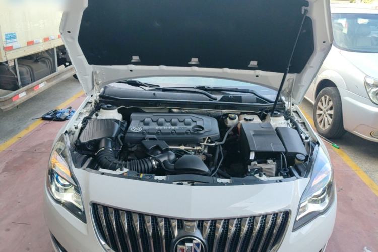 Used Buick Regal 2015 2.0L Leading Fashion Edition Engine Bay