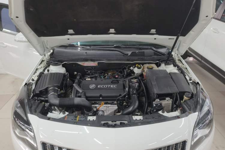 Used Buick Regal 2015 1.6T Leading Technology Model Engine Bay