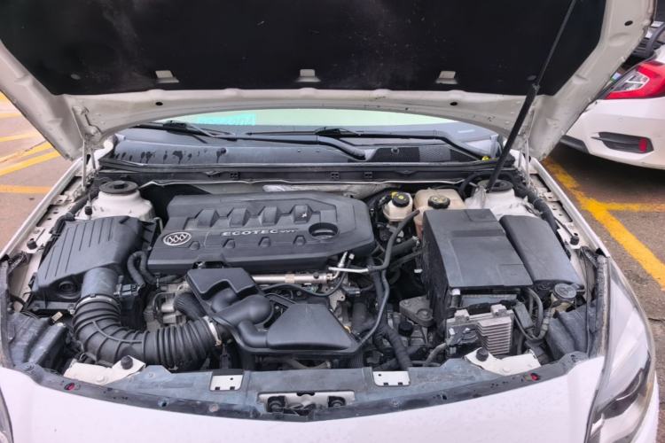 Used Buick Regal 2015 2.0L Leading Fashion Edition Engine Bay