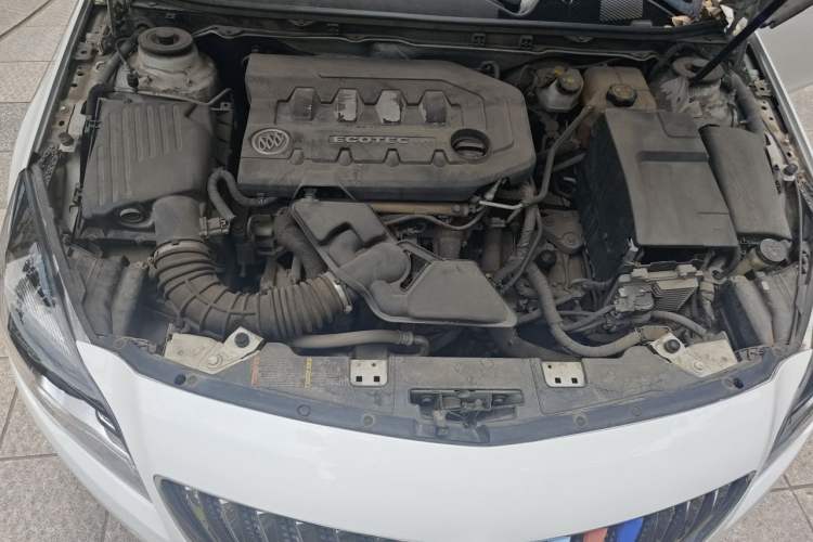 Used Buick Regal 2015 2.0L Leading Fashion Edition Engine Bay