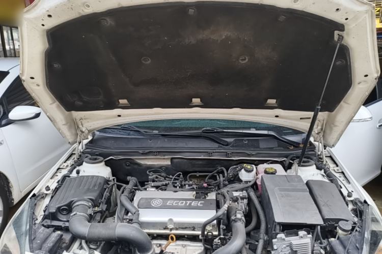 Used Buick Regal 2015 1.6T Elite Tech Model Engine Bay