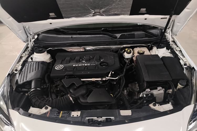 Used Buick Regal 2015 2.0L Leading Fashion Edition Engine Bay