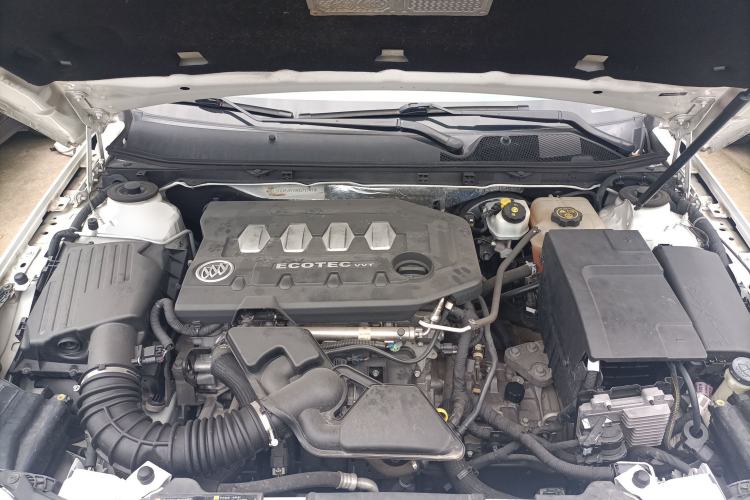 Used Buick Regal 2015 2.0L Leading Fashion Edition Engine Bay