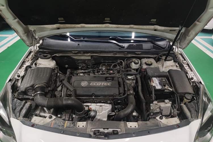 Used Buick Regal 2015 1.6T Elite Tech Model Engine Bay
